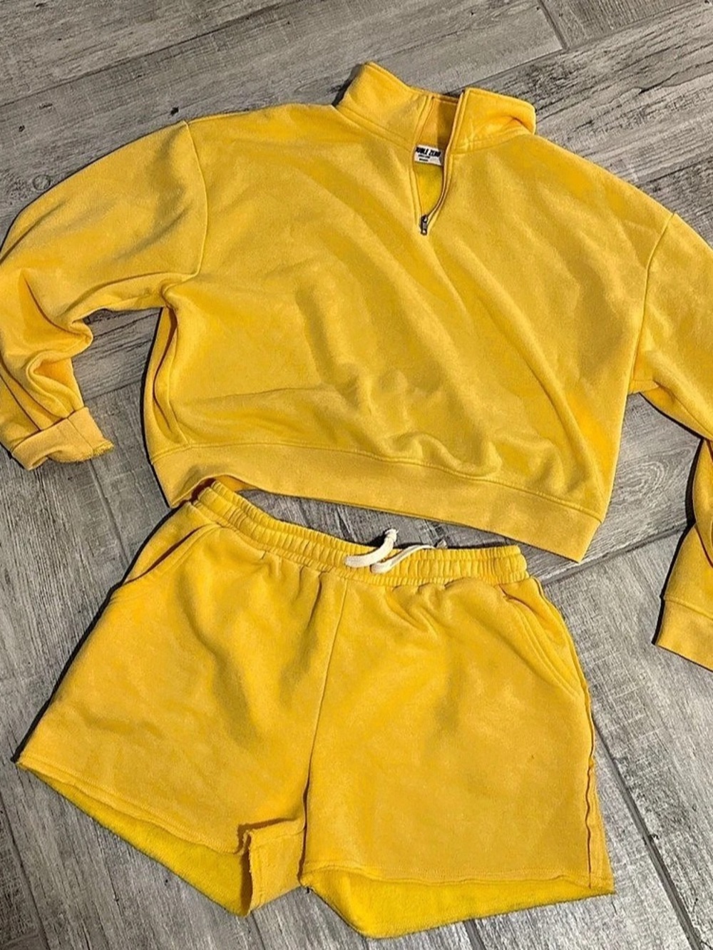 Double Zero Yellow Two-Piece Sweatshirt Shorts Set